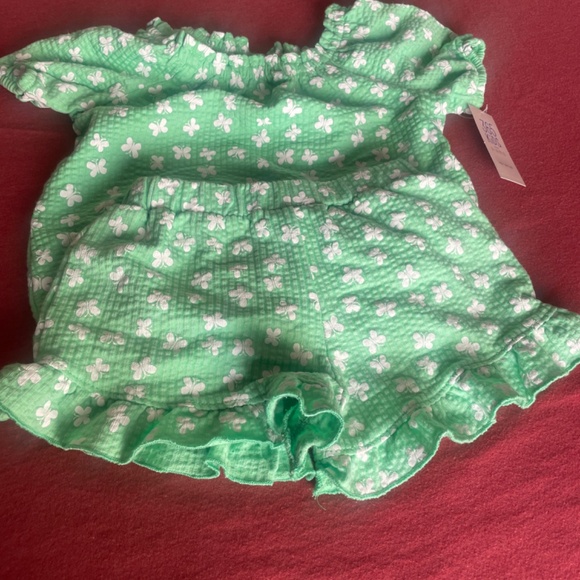 Short Set - Picture 2 of 5